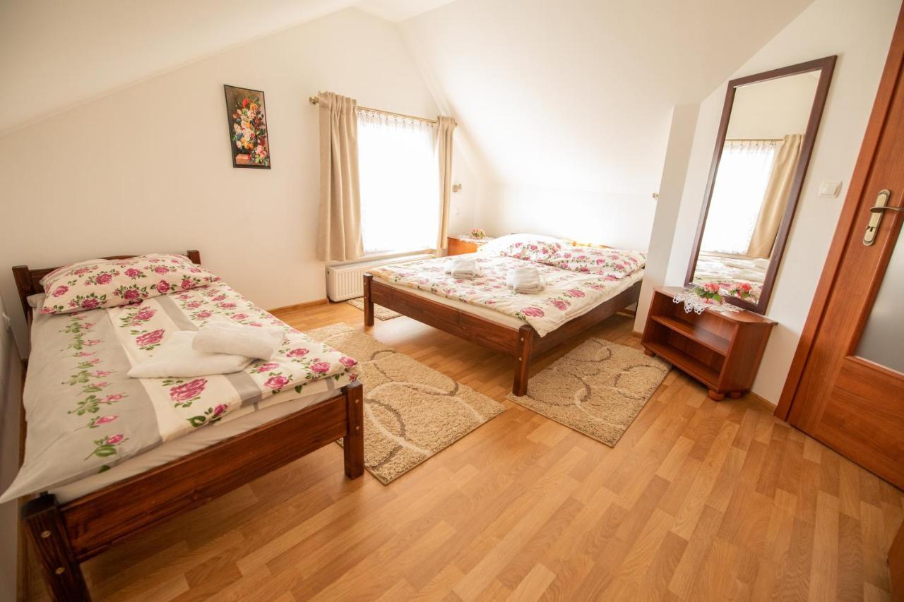Pokoje I Apartament U Lucyny Czarna Gora Bagian luar foto
